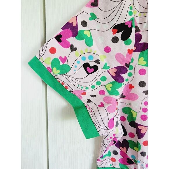 Koi XS by Kathy Peterson Scrub Top Women's Short Sleeve Pink Green Hearts - Picture 6 of 9